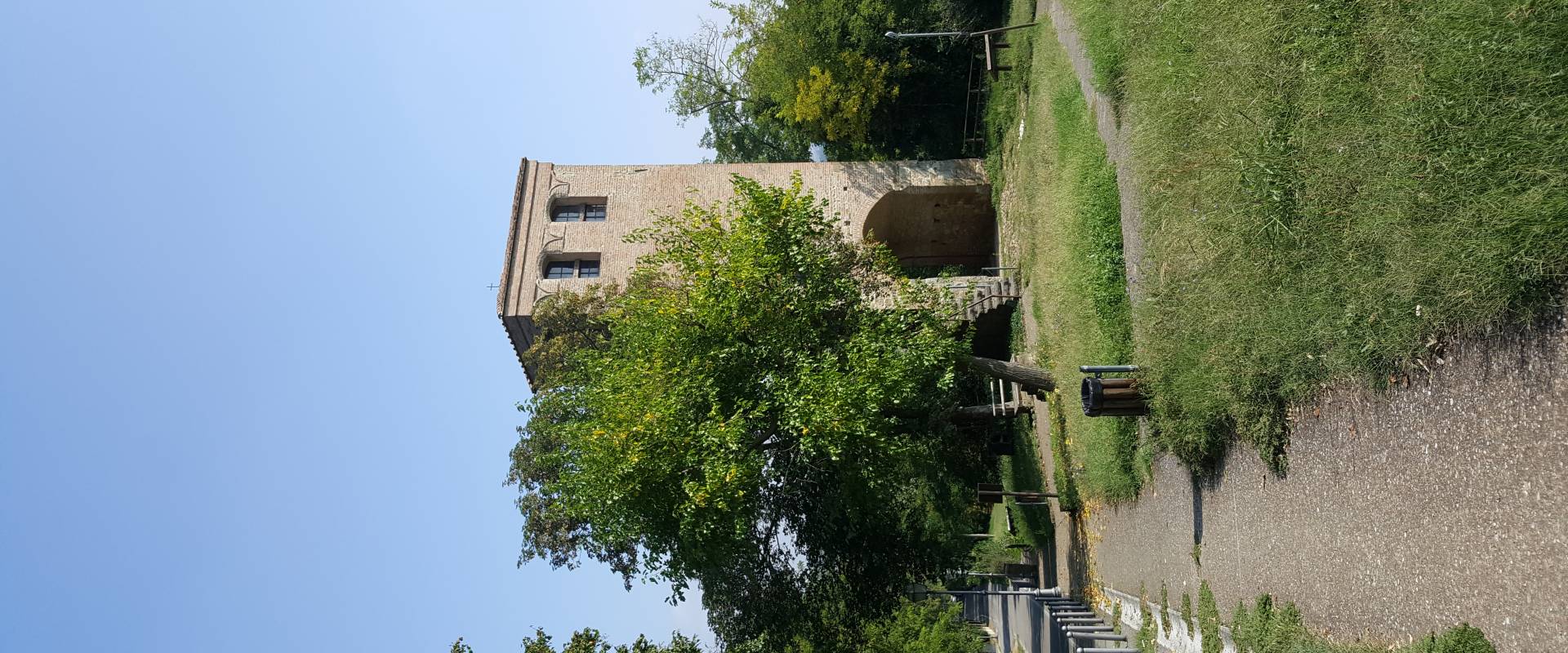 Torre di San Pietro di Ozzano foto di Andr.marino